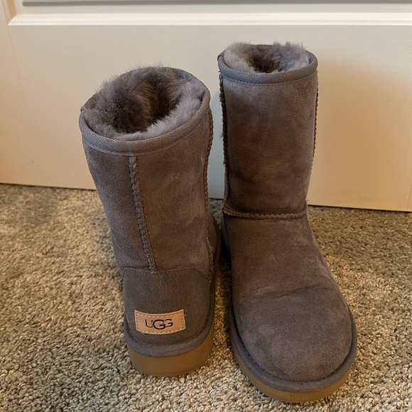 UGG Shoes - Ugg Classic Short II Sugarplum 6